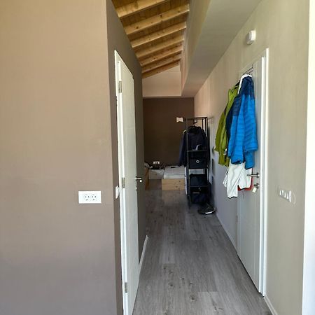 Bora Hostel Peje Bagian luar foto