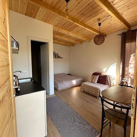 Bora Hotel Peje Bagian luar foto