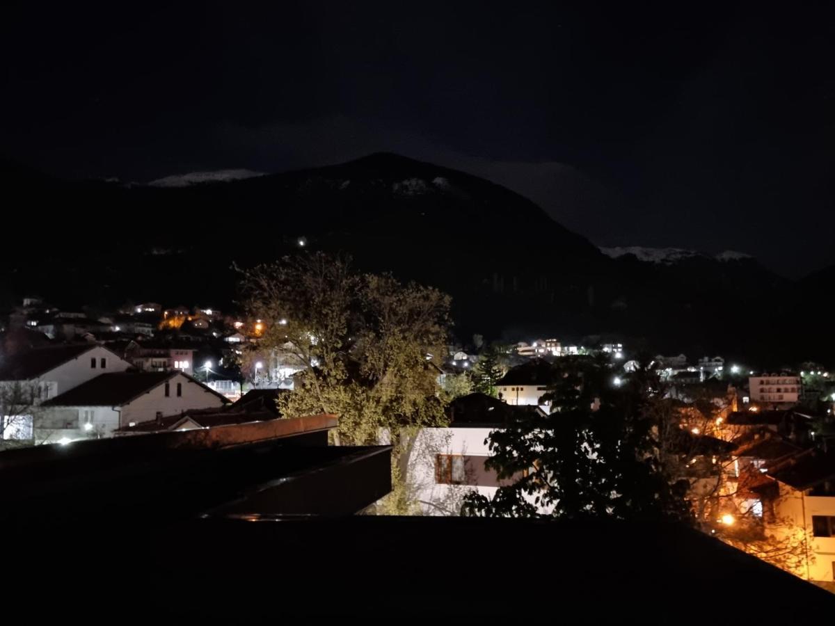 Bora Hotel Peje Bagian luar foto