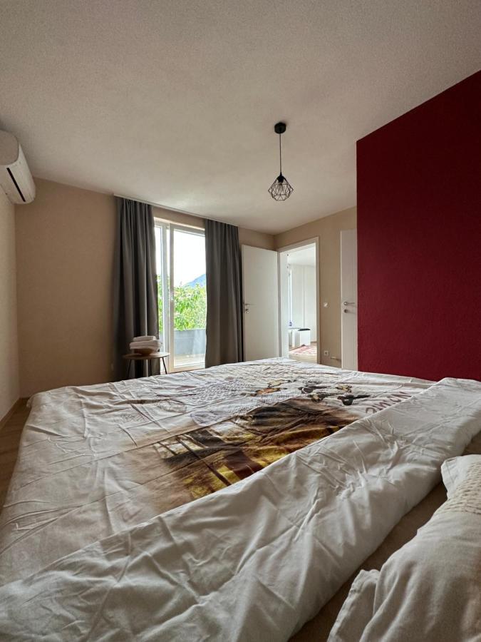 Bora Hotel Peje Bagian luar foto
