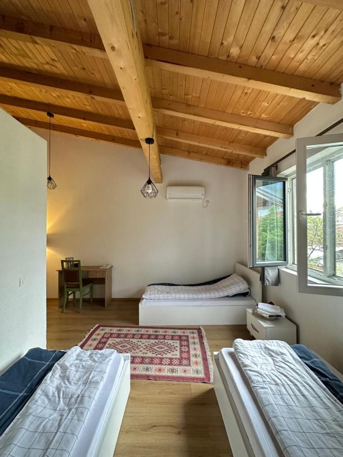 Bora Hotel Peje Bagian luar foto