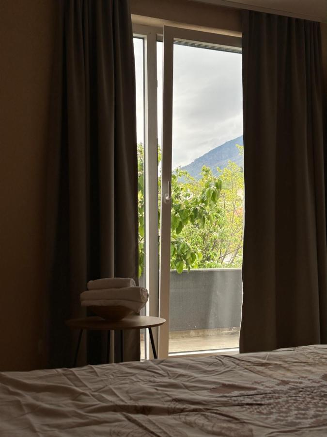 Bora Hotel Peje Bagian luar foto