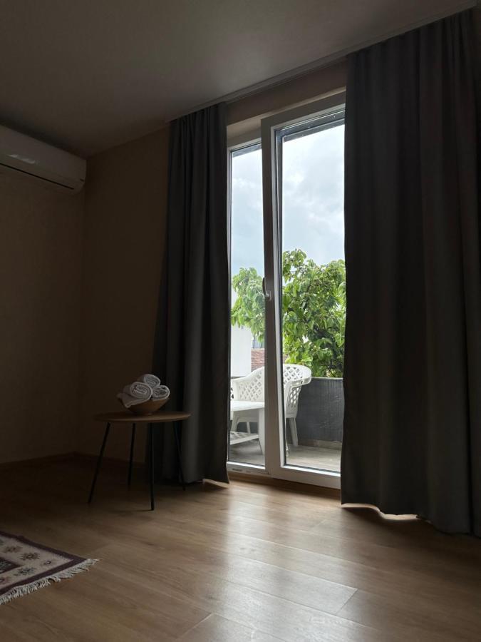 Bora Hotel Peje Bagian luar foto