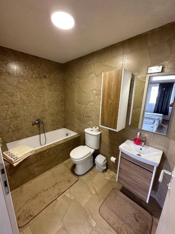 Bora Hotel Peje Bagian luar foto