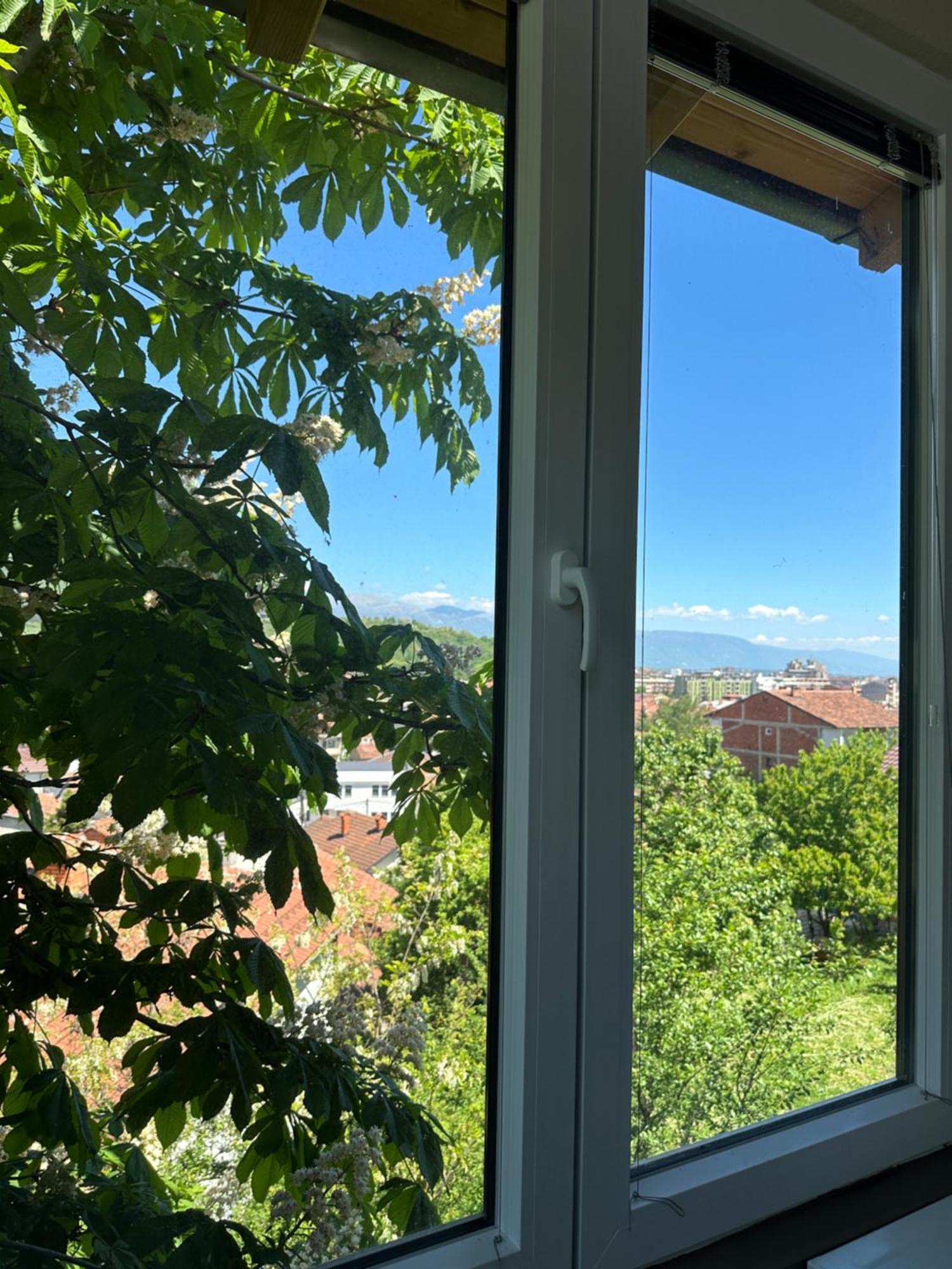 Bora Hotel Peje Bagian luar foto