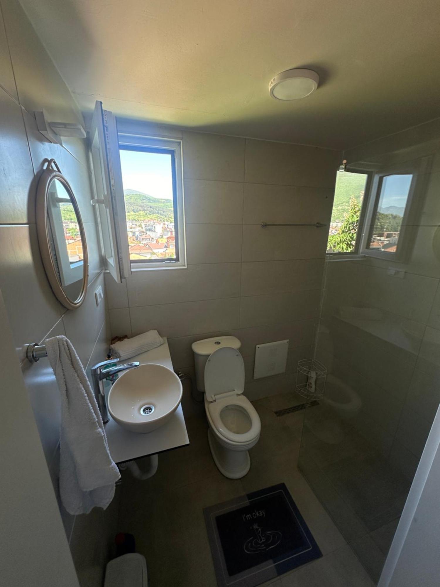 Bora Hotel Peje Bagian luar foto