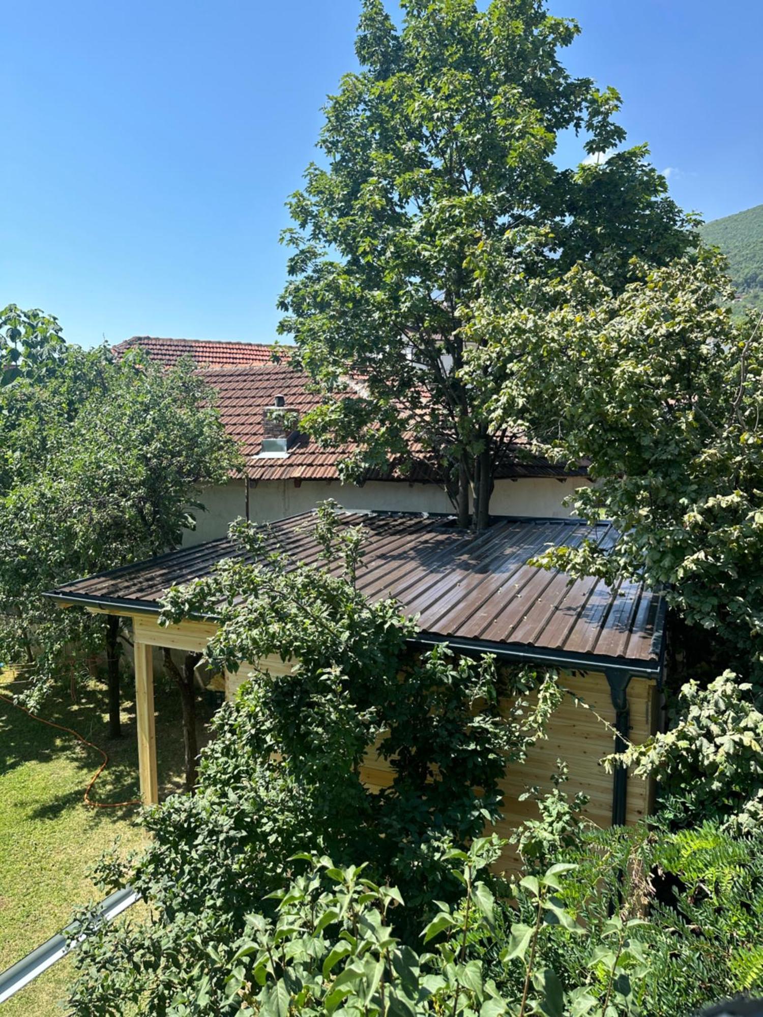 Bora Hotel Peje Bagian luar foto